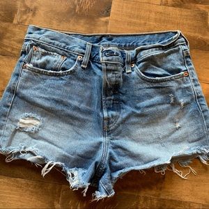 Levi’s destroyed denim cut off shorts 31